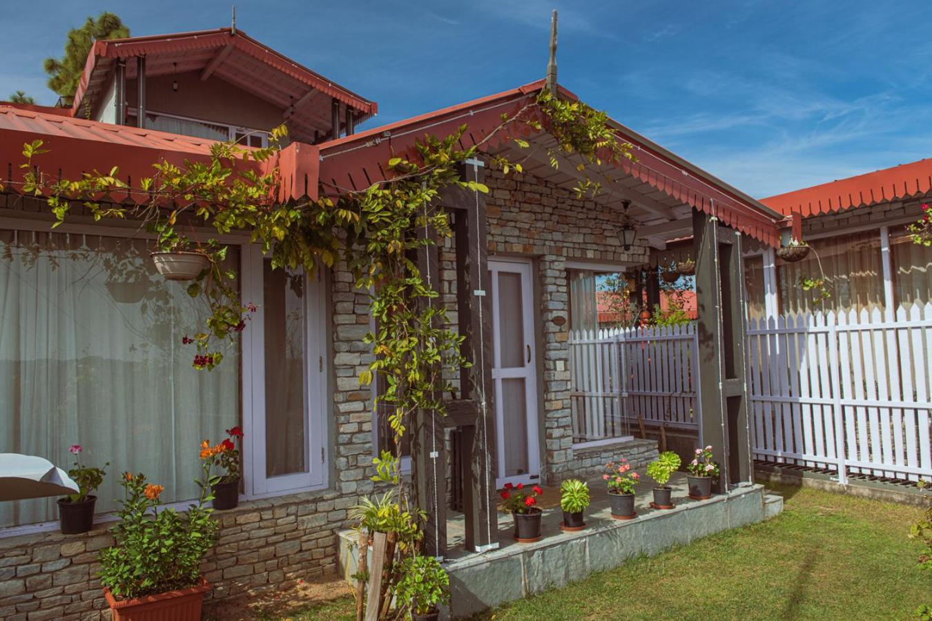 Hotel The Birdcage, Mukteshwar Exterior foto